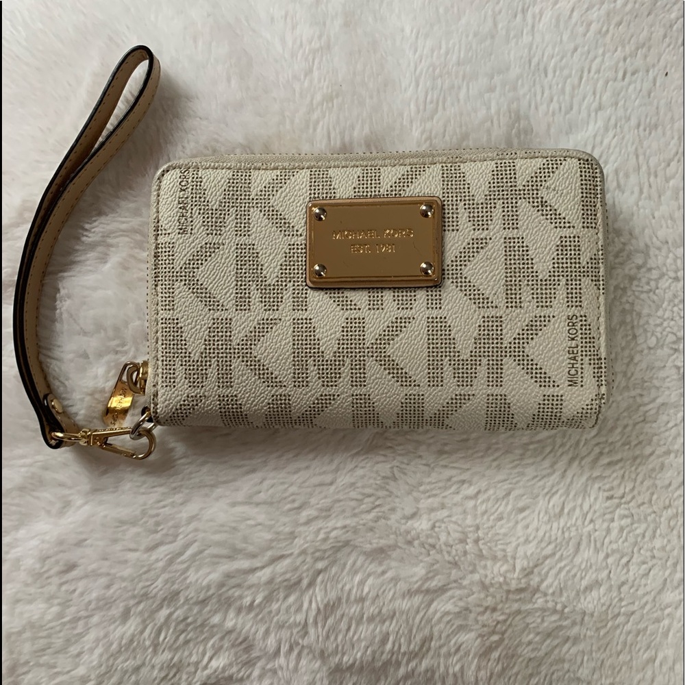 MK Smartphone Wristlet